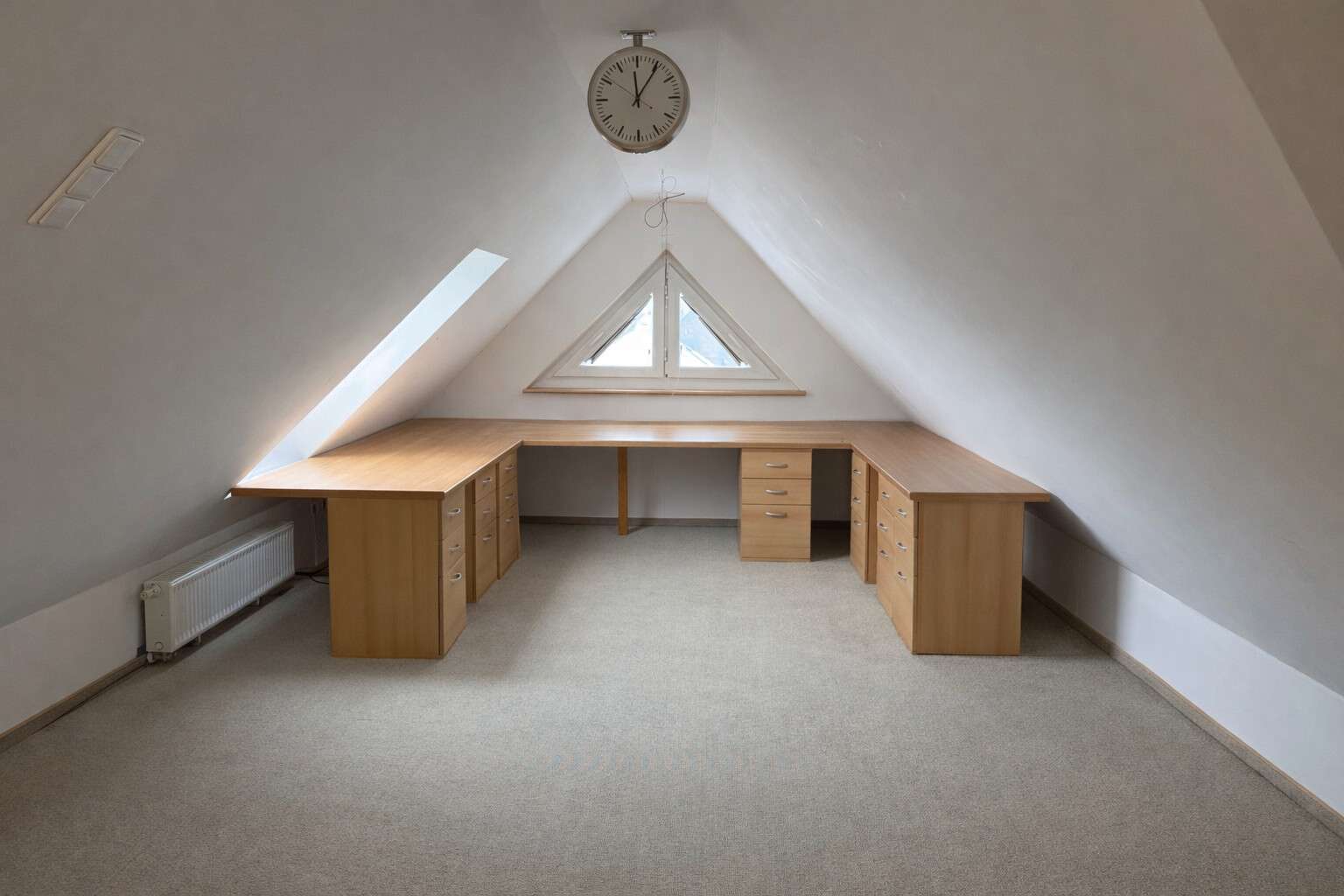 Immobilie in Hagenburg - Ihr neues IMMOBILIEN QUARTIER: Großzügiges Einfamilienhaus mit Wohlfühlfaktor in Bestlage - Bild 2