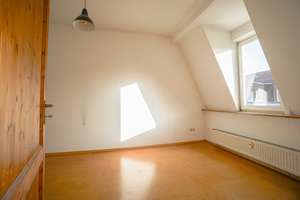 Platz für Träume: Großzügige 4-Zimmer-Whg. mit 123 m² und tollem grünen Innenhof, zum Hammerpreis! – Die vollständige Adresse der Immobilie erhältst du vom Anbieter., 90429 Bärenschanze, Nürnberg – Vorschaubild 6