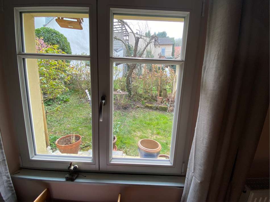 Fenster mit Blick Garten