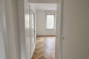 Schicke 3-Zimmer-Wohnung mit Balkon im 1. OG in Düsseldorf-Eller – Am Krahnap 52, 40229 Eller, Düsseldorf – Vorschaubild 2