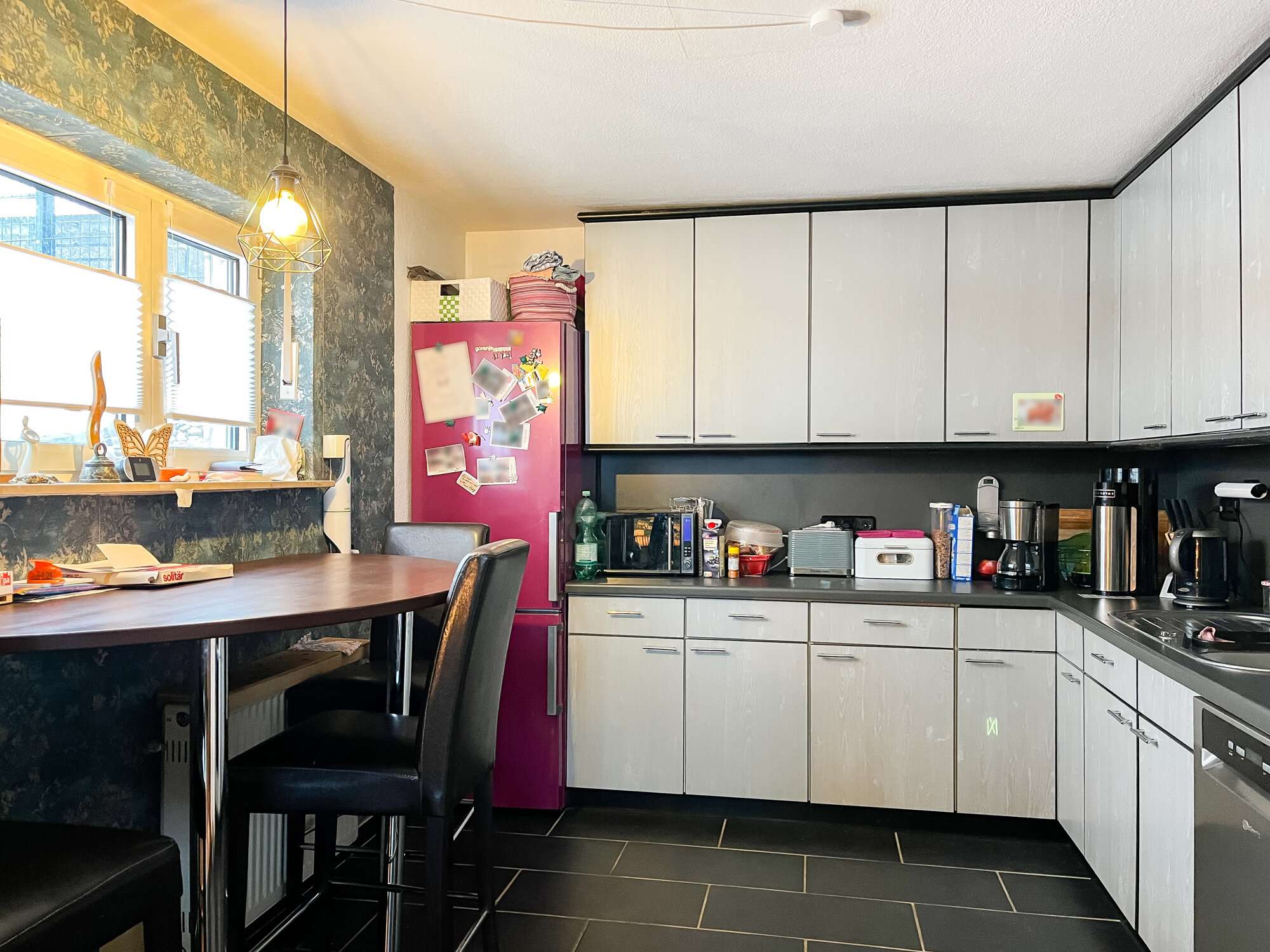 Immobilie in Höpfingen - Wohnen mit Perspektive: Zweifamilienhaus mit Pool, Terrassen und viel Platz für Familie & Zukunft - Bild 1