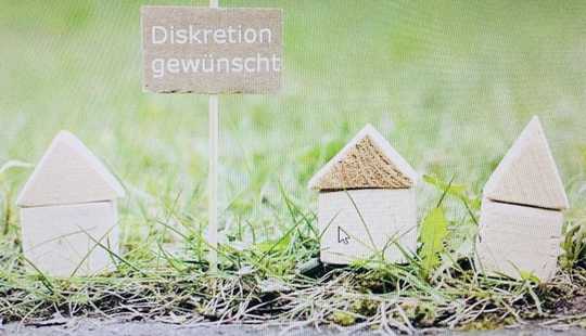 Bild von Großzügiges Zweifamilienhaus in schöner Lage von Schwalbach.