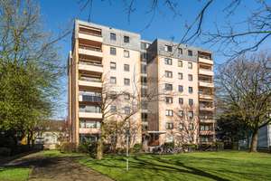 Gemütliche 3-Zimmer-Wohnung mit Balkon und Domblick!