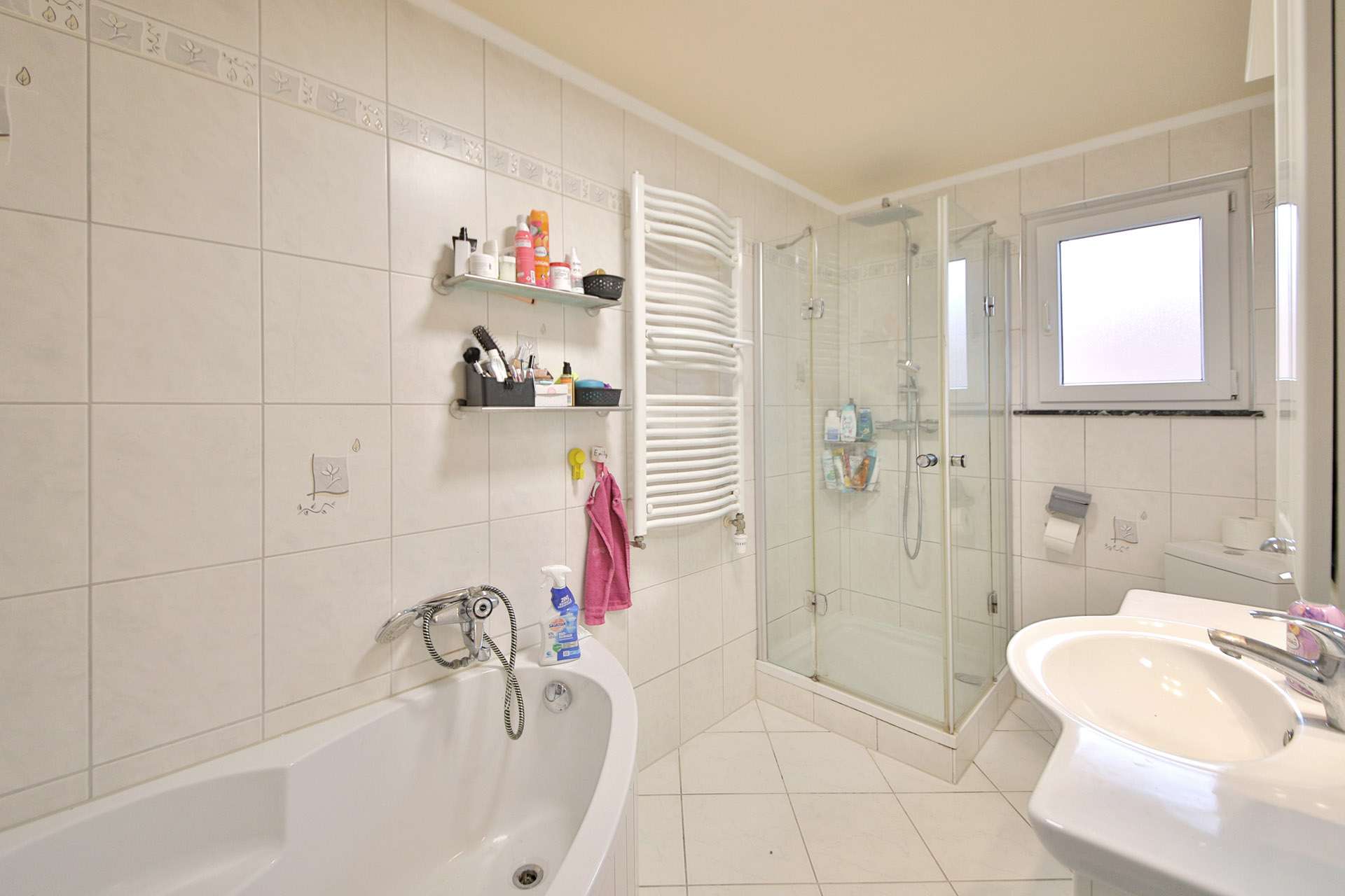 Immobilie in Muggensturm - Charmante 4-Zimmer-Wohnung mit Garten & Garage in zentraler Lage in Muggensturm - Bild 3