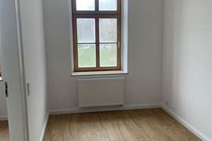 Zweitbezug! Hochwert. 3-Zi. mit Du., Stuck, EBK, Balkon & Vinylbelag in Uni und-Zentrumsnähe!  – Bernsbachplatz 4, 9111 Zentrum, Chemnitz – Vorschaubild 4