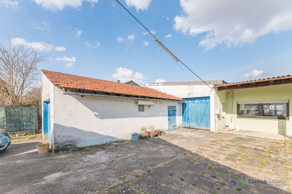 Immobilie in Selzen - Sanierungsbedürftiges Einfamilienhaus mit Garage und Scheune - Bild 1