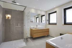 Haus-in-Haus: Wohnen auf  290 qm mit Garten & Pool, separatem Apartment und Garage – Die vollständige Adresse der Immobilie erhältst du vom Anbieter., 50858 Junkersdorf, Köln – Vorschaubild 13