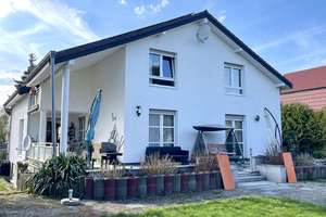 Platz für drei Generationen, Technik für die Zukunft: Willkommen im neuen Zuhause." – Die vollständige Adresse der Immobilie erhältst du vom Anbieter., 12621 Kaulsdorf, Berlin – Vorschaubild 12
