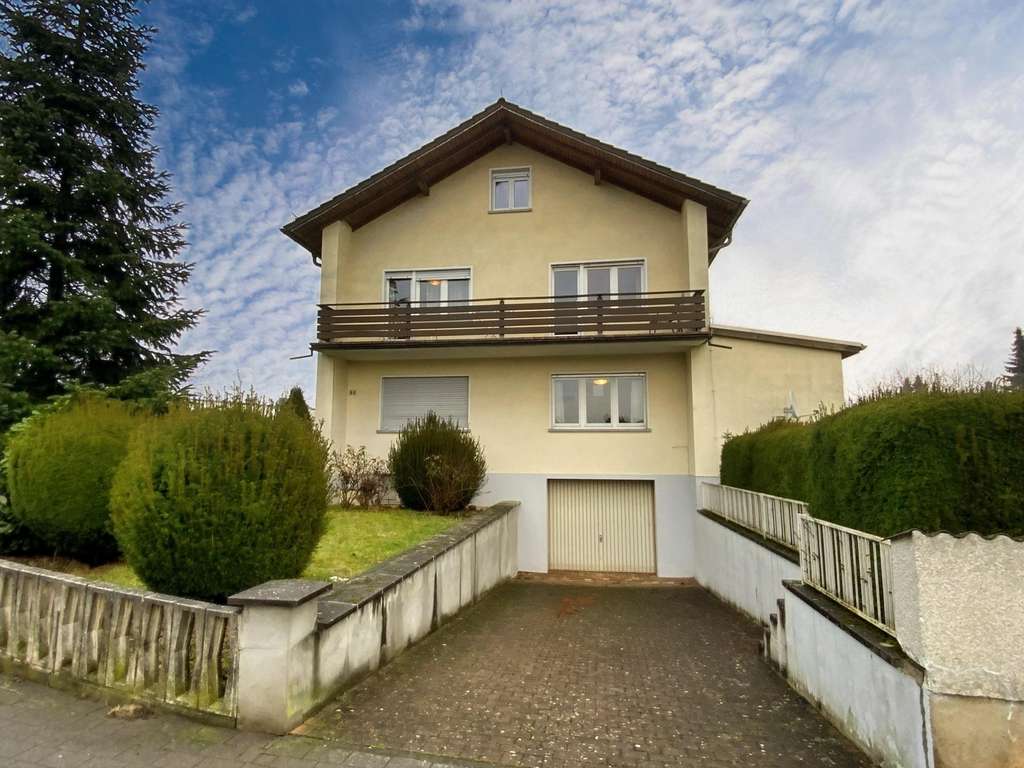 Immobilie in Lich - Einfamilienhaus mit großem Garten – Raum für Familie, Ideen und Zukunft - Bild 1