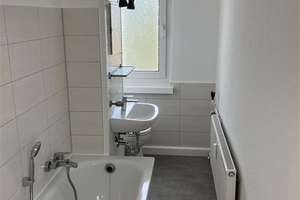 Frisch saniert! 2 Zimmer für junge Leute! – 6406 Bernburg (Saale) – Vorschaubild 2
