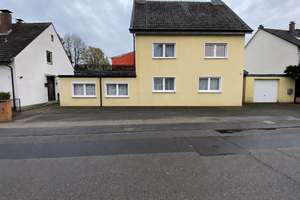 3-Zimmer-Dachgeschosswohnung mit Stellplatz in Köln-Flittard
