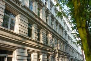 Schöne  3 Zi.-Altbauwohnung mit Renovierungszuschuss