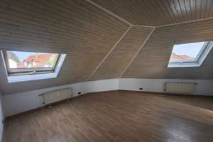 Helle 2-Zimmer-Dachgeschosswohnung, sofort verfügbar in Wiesbaden-Bierstadt – Kloppenheimer Straße 4, 65191 Bierstadt, Wiesbaden – Vorschaubild 3