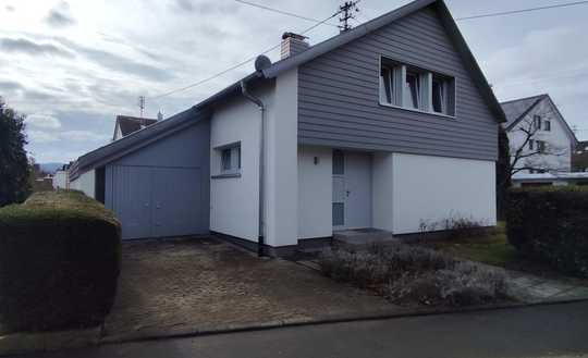 Gepflegtes Einfamilienhaus freistehend mit Garten in Frickenhausen