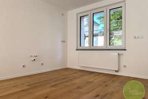* DIE Maisonette-Wohnung * frisch saniert * ü. 130 qm * 4 Zi.* Balkon + Terrasse + Garten * Fürth * – Gutenbergstrasse 23, 90766 Scherbsgraben, Billinganlage, Fürth – Vorschaubild 9