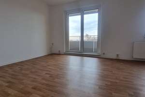 3-Zimmer-Wohnung mit Balkon und Aufzug – Gustav-Zenker-Straße 6, 39218 Schönebeck (Elbe) – Vorschaubild 2