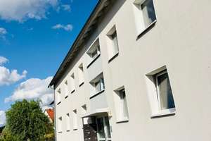 Stadtnahes Wohnen im Grünen – Großzügige 3-Zimmer-Erdgeschosswohnung mit Loggia und Garage – Sandweg 6, 38442 Ehmen, Wolfsburg – Vorschaubild 2