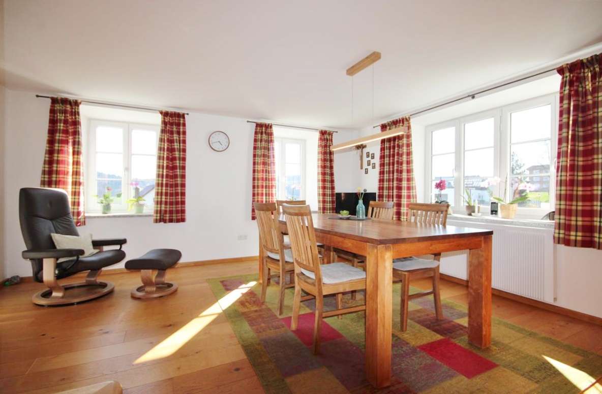 Immobilie in Freyung - Familienanwesen mit idealer Privatsphäre und traumhaftem Garten in 94078 Freyung - Bild 8