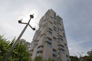 Genießen Sie das Wohnen mit Fernblick! Renovierte 3 Zimmer im 16. OG mit 2 Balkone + Aufzug – Kurt-Schumacher-Straße 12, 38102 Viewegsgarten-Bebelhof, Braunschweig – Vorschaubild 2