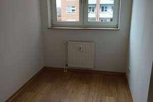 tolle 3-Zimmer-Wohnung mit Ausblick, Extra-Zimmer und Tagslichtbad mit Badewanne – V.-Droste-Hülshoff-Str. 31, 38446 Reislingen, Wolfsburg – Vorschaubild 4