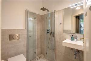 Möbliert: Stilvolle Altbauwohnung in gefragter Lage – Die vollständige Adresse der Immobilie erhältst du vom Anbieter., 80469 Dreimühlen, München – Vorschaubild 11