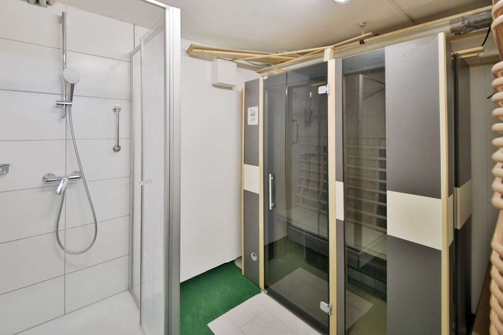 Immobilie in Bühlertal - Charmantes Zweifamilienhaus mit großem Garten, zwei Wintergärten, Sauna und Ausbaupotenzial - Bild 1