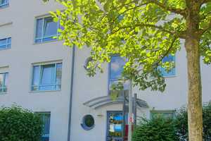Ruhige und helle, renovierte 2 Zimmer-Wohnung mit Balkon in Röthenbach/Schweinau – Nürnberg – Vorschaubild 1