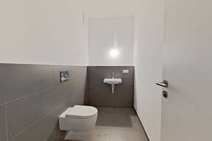 Zusammenziehen im Neubau-Stil: Modernes Erdgeschoss-Refugium mit extra viel Freiraum – Rosmarinweg 3, 38446 Steimker Berg, Wolfsburg – Vorschaubild 13