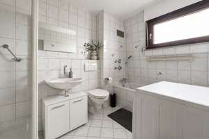 Attraktive 3-Zimmer-Wohnung mit Südbalkon in ruhiger Lage von Metzingen – Die vollständige Adresse der Immobilie erhältst du vom Anbieter., 72555 Metzingen – Vorschaubild 6