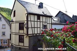 Schönes Fachwerkhaus mit kleiner Terrasse im Herzen von Briedel – Die vollständige Adresse der Immobilie erhältst du vom Anbieter., 56867 Briedel – Vorschaubild 2