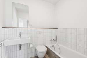 Deiker Höfe: Gut geschnittene 5-Zimmer-Wohnung mit Einbauküche und Loggia! – 40468 Stockum, Düsseldorf – Vorschaubild 8