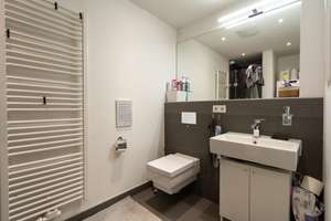Exklusive  Gartengeschosswohnung mit Parkanlage,  großer Südterrasse & Tiefgarage in Barmbek-Süd – Musterstrasse 1, 22081 Barmbek-Süd, Hamburg – Vorschaubild 14