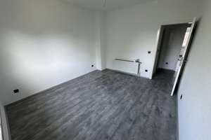 Frisch renovierte 5 Zimmer Wohnung  – Die vollständige Adresse der Immobilie erhältst du vom Anbieter., 45881 Schalke, Gelsenkirchen – Vorschaubild 2