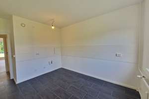 **Familien Willkommen**4-Zimmer-Wohnung // Balkon // 3.OG // Bad mit Wanne // ab sofort – Andromedaweg 20, 4205 Grünau-Nord, Leipzig – Vorschaubild 3