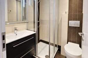 🏠 Stilvolles, vollmöbliertes 1-Zimmer-Apartment mit Kaminofen - Nürnberger Altstadt – Obere Kreuzgasse 15, 90403 Altstadt, Sankt Lorenz, Nürnberg – Vorschaubild 2