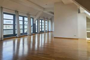 ** PENTHOUSE-LOFT MIT TERRASSE UND WEITBLICK INKLUSIVE **