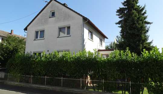 Bild von Freistehendes Einfamilienhaus mit Einliegerwohnung auf attraktivem, knapp 1000 qm großem Grundstück