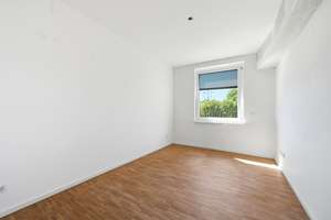Lichtdurchflutete DG-Maisonette mit Terrasse, Balkon und TG-Platz in ruhiger Lage – Die vollständige Adresse der Immobilie erhältst du vom Anbieter., 13156 Niederschönhausen, Berlin – Vorschaubild 16