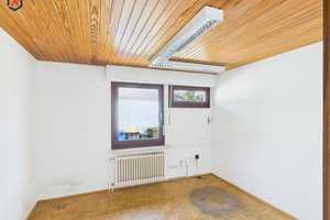 Walmdachbungalow mit Doppelgarage auf parkähnlichem Grundstück – Rhein-Erft-Kreis – Vorschaubild 4