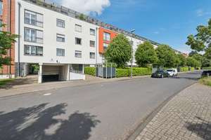 Lichtdurchflutete Penthouse Wohnung mit 2 Terrassen + Tiefgaragenstellplatz