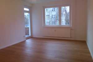 Wunderschöne Wohnung mit großem Balkon in Südausrichtung * EBK – Klemkestraße  76, 13409 Berlin – Vorschaubild 1