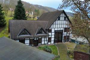 Liebhaberobjekt mit Einliegerwohnung und Panoramablick über Oesdorf! – Die vollständige Adresse der Immobilie erhältst du vom Anbieter., 34431 Marsberg – Vorschaubild 4