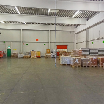 Attraktive Lagerhalle mit Kühlzellen und kleinem Büro nahe der Autobahn A99