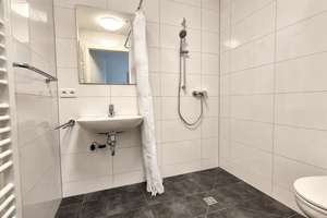 Modernes 1-Zimmer-Neubauapartment – für Studierende, Auszubildende und Berufseinsteiger – Anton-Bruckner-Straße 1, 91052 Röthelheim, Erlangen – Vorschaubild 4