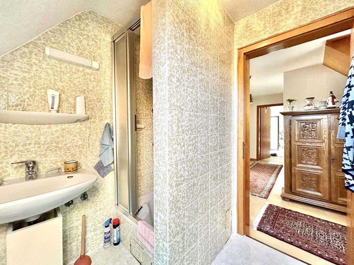 Immobilie in Betzdorf - **Hochwertiges Einfamilienhaus mit Pool in ruhiger Höhenlage von Betzdorf** - Bild 3