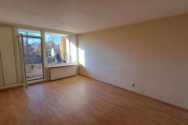 Helle, ruhige Drei-Zimmer-Wohnung mit Essdiele