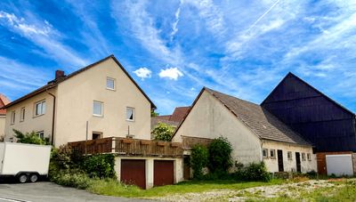 Viel Platz für Familie, Hobby und Handwerk – Wohnhaus mit Scheune, Glasfaser und ca. 2.100 m² Grunds