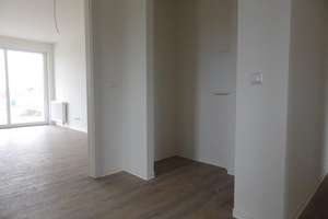 3 Zimmer mit Wannenbad, Abstellkammer und Einbauküche – Rönsahler Str. 16, 14476 Fahrland, Potsdam – Vorschaubild 2