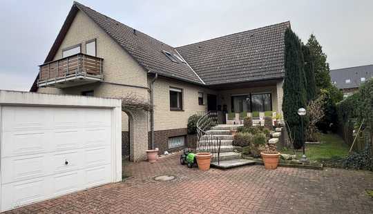 Bild von KARSTEN IMMOBILIEN ermöglicht Ihnen: Traumhaftes Zweifamilienhaus in Garbsen / Osterwald