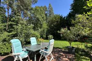 IDYLLISCHES ZUHAUSE IN NIKOLASSEE: Auf einem Sonnengrundstück mit Garten, Terrasse, Garage & Sauna! – Berlin – Vorschaubild 8